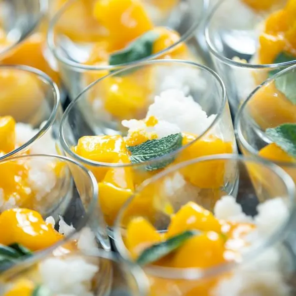Thai Sticky Rice mit Mango auf dem Catering einer Hochzeit